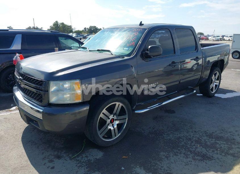Photo 2 of 2011 Chevrolet Silverado 1500 LS (VIN 3GCPCREA2BG299534)