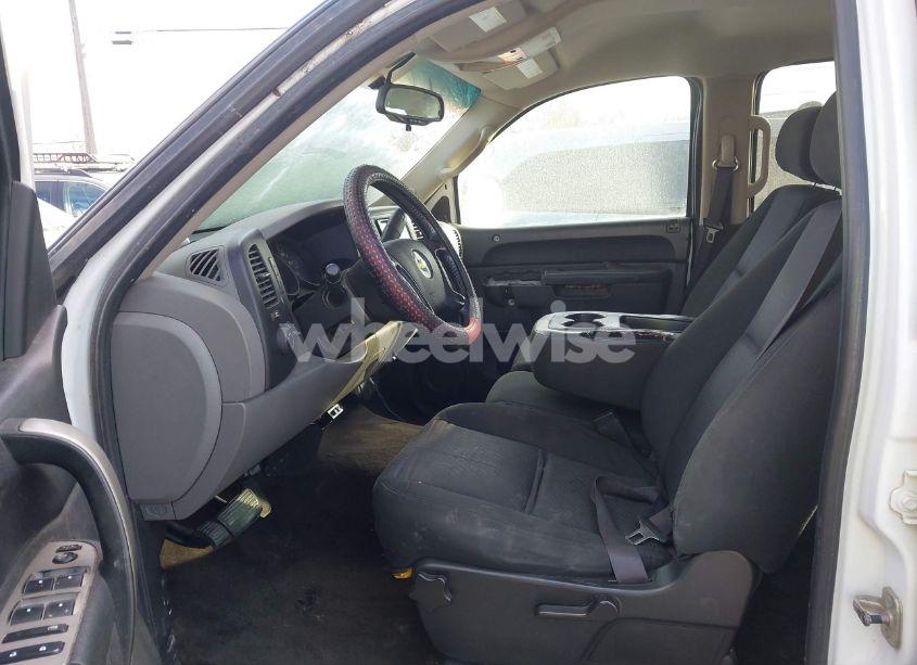 Photo 5 of 2011 Chevrolet Silverado 1500 LS (VIN 3GCPCREA4BG315197)