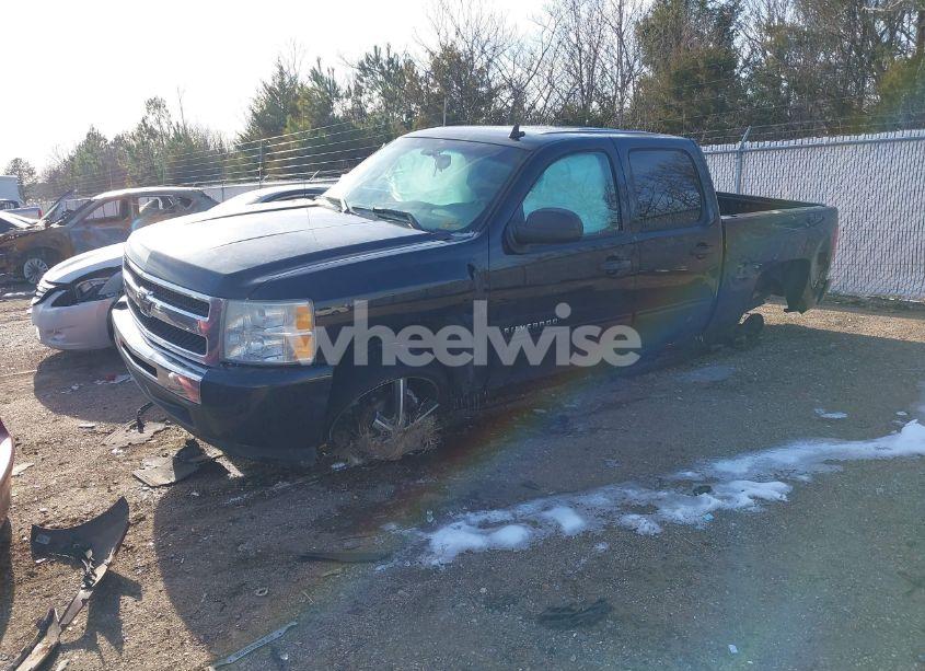 Photo 2 of 2011 Chevrolet Silverado 1500 LS (VIN 3GCPCREA5BG393102)