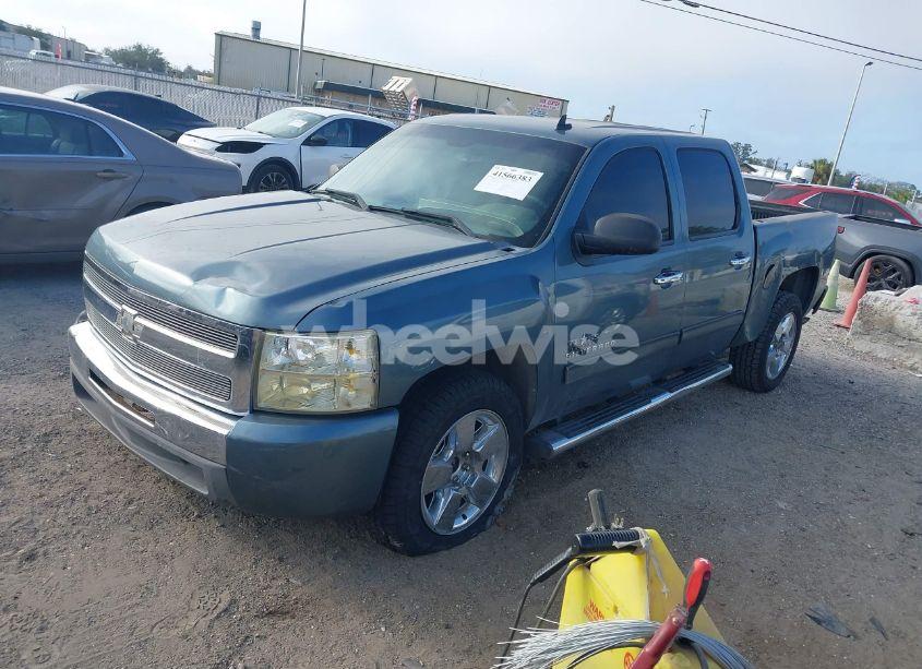 Photo 2 of 2011 Chevrolet Silverado 1500 LS (VIN 3GCPCREA6BG123232)