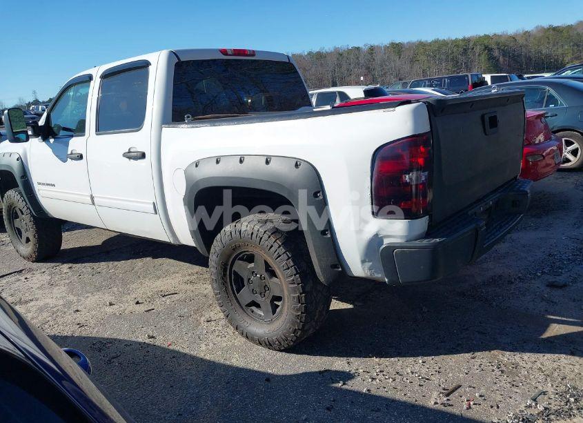 Photo 3 of 2011 Chevrolet Silverado 1500 LS (VIN 3GCPCREA6BG223475)