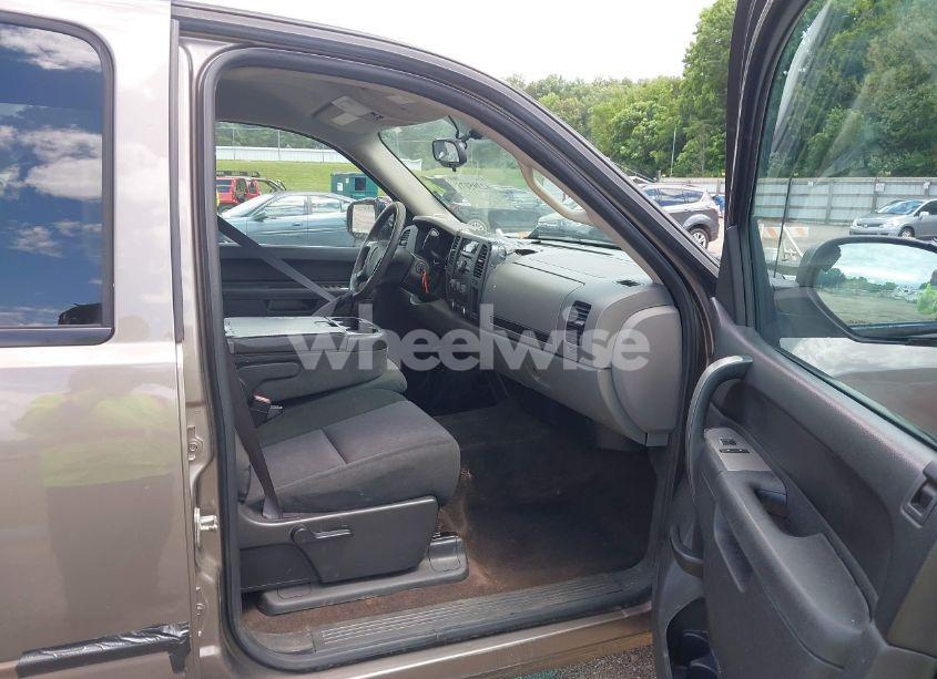 Photo 5 of 2013 Chevrolet Silverado C1500 LS (VIN 3GCPCREA8DG241043)