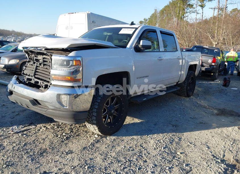 Photo 2 of 2017 Chevrolet Silverado 1500 1LT (VIN 3GCPCREC0HG125150)