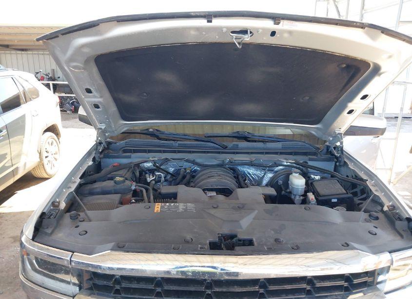 Photo 10 of 2018 Chevrolet Silverado 1500 1LT (VIN 3GCPCREC0JG115238)