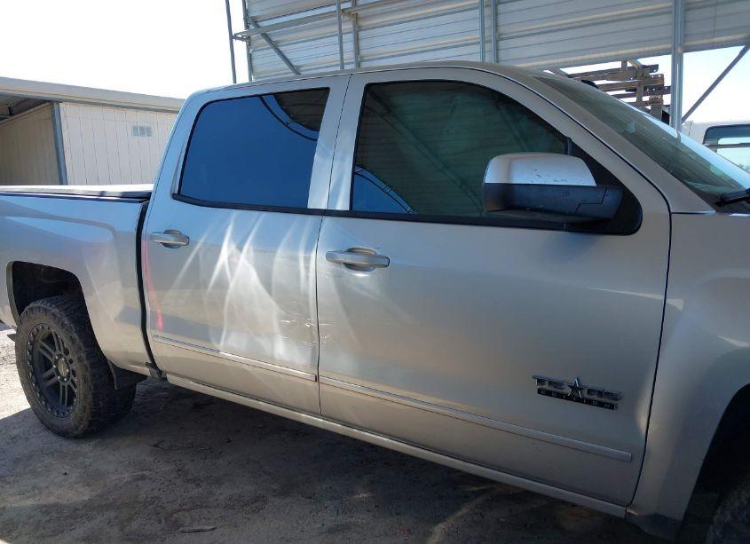 Photo 13 of 2018 Chevrolet Silverado 1500 1LT (VIN 3GCPCREC0JG115238)