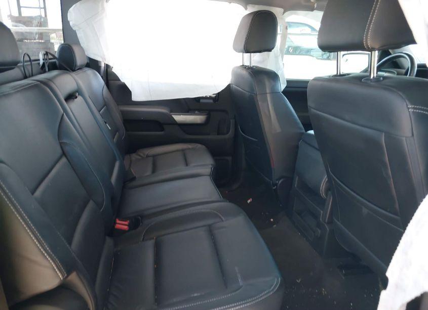 Photo 8 of 2018 Chevrolet Silverado 1500 1LT (VIN 3GCPCREC0JG115238)