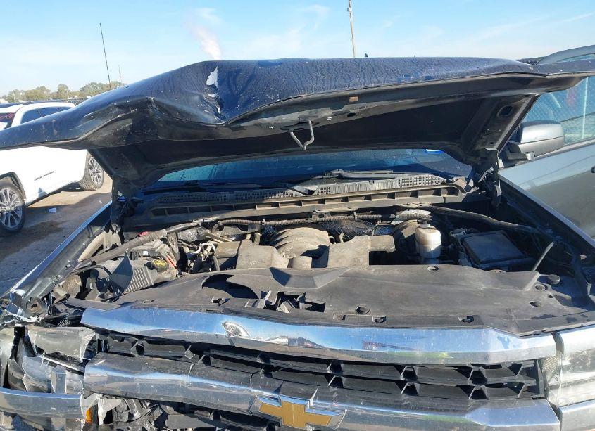 Photo 10 of 2018 Chevrolet Silverado 1500 1LT (VIN 3GCPCREC0JG201116)