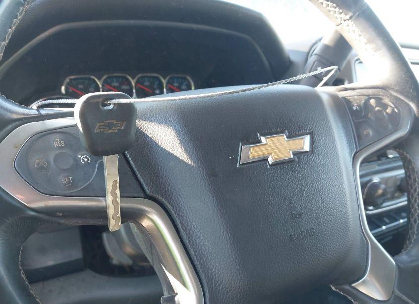 Photo 11 of 2018 Chevrolet Silverado 1500 1LT (VIN 3GCPCREC0JG201116)