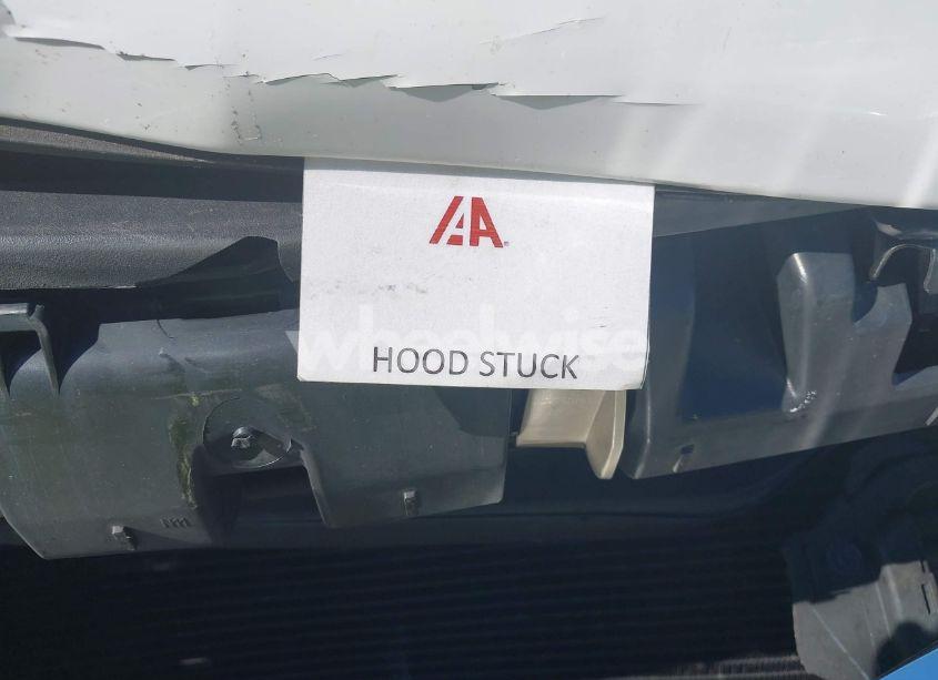 Photo 10 of 2018 Chevrolet Silverado 1500 1LT (VIN 3GCPCREC0JG302124)