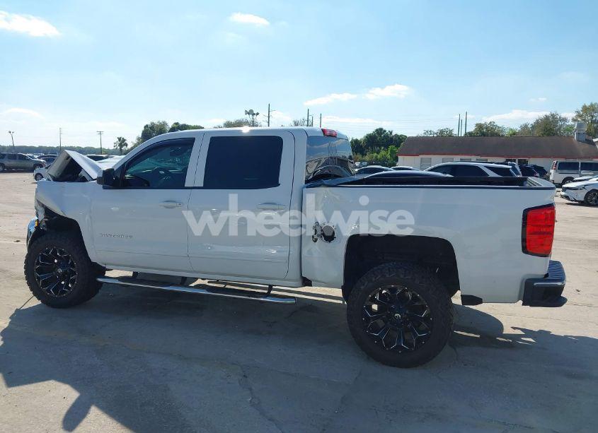 Photo 14 of 2018 Chevrolet Silverado 1500 1LT (VIN 3GCPCREC0JG302124)