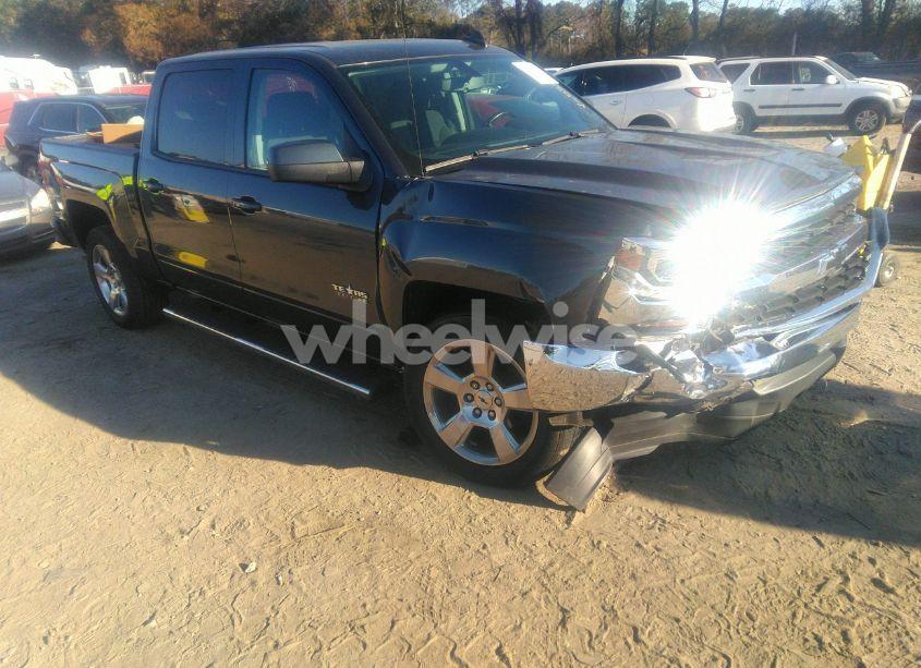 2018 Chevrolet Silverado 1500 1LT (VIN 3GCPCREC0JG560577) main photo