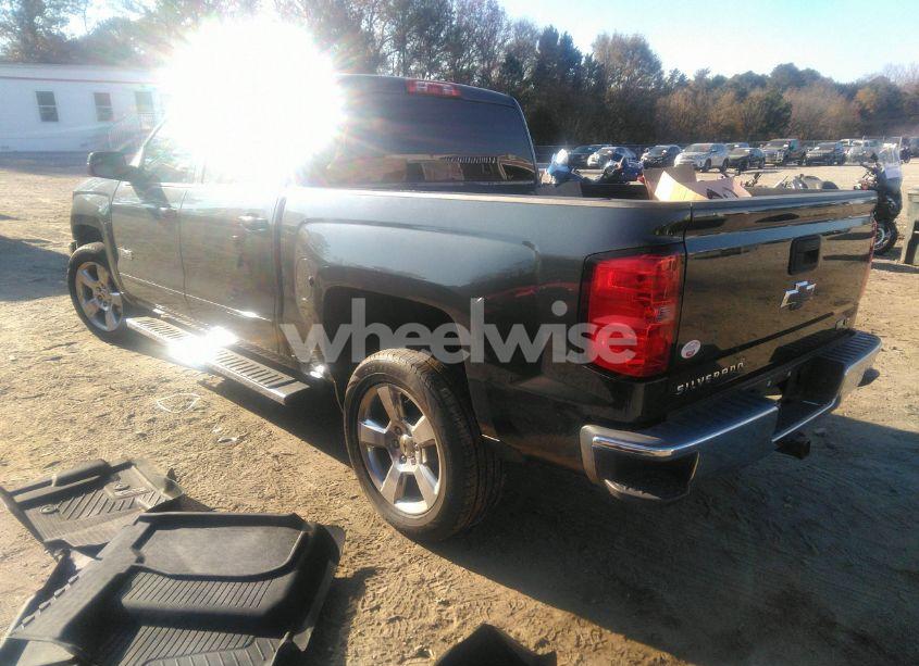 Photo 3 of 2018 Chevrolet Silverado 1500 1LT (VIN 3GCPCREC0JG560577)