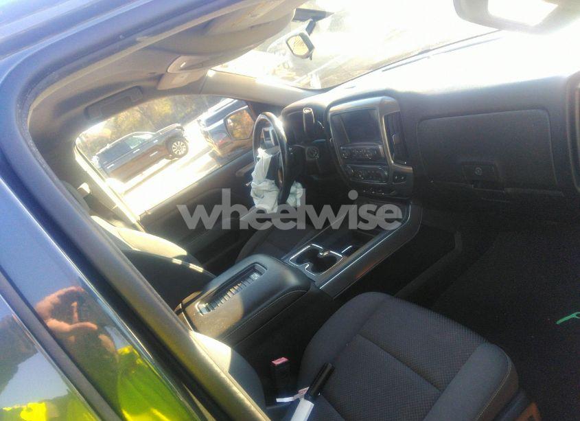 Photo 5 of 2018 Chevrolet Silverado 1500 1LT (VIN 3GCPCREC0JG560577)