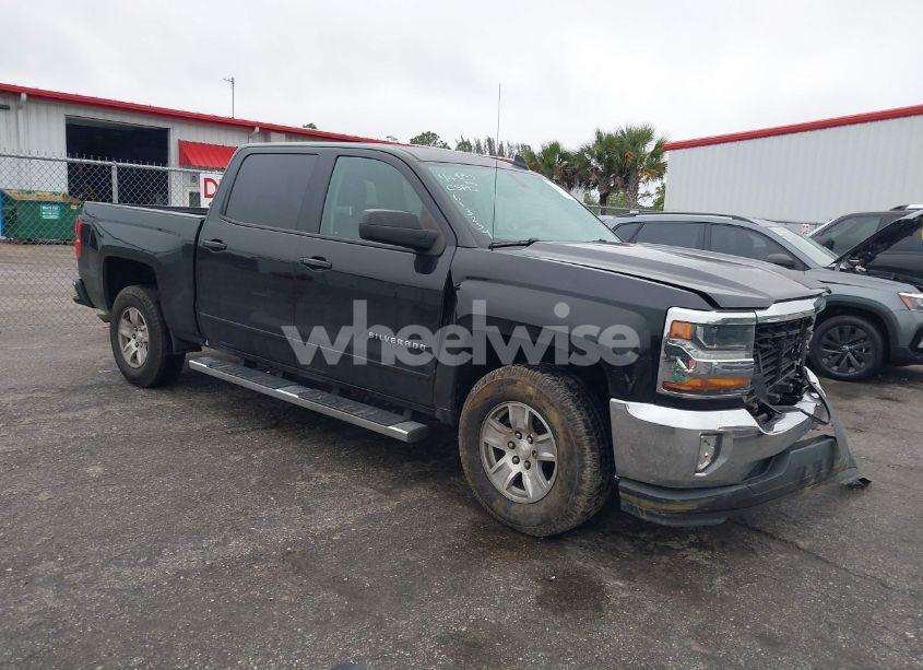 2018 Chevrolet Silverado 1500 1LT (VIN 3GCPCREC0JG613259) main photo