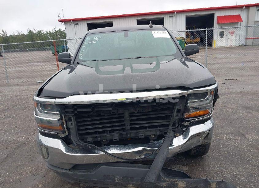 Photo 12 of 2018 Chevrolet Silverado 1500 1LT (VIN 3GCPCREC0JG613259)
