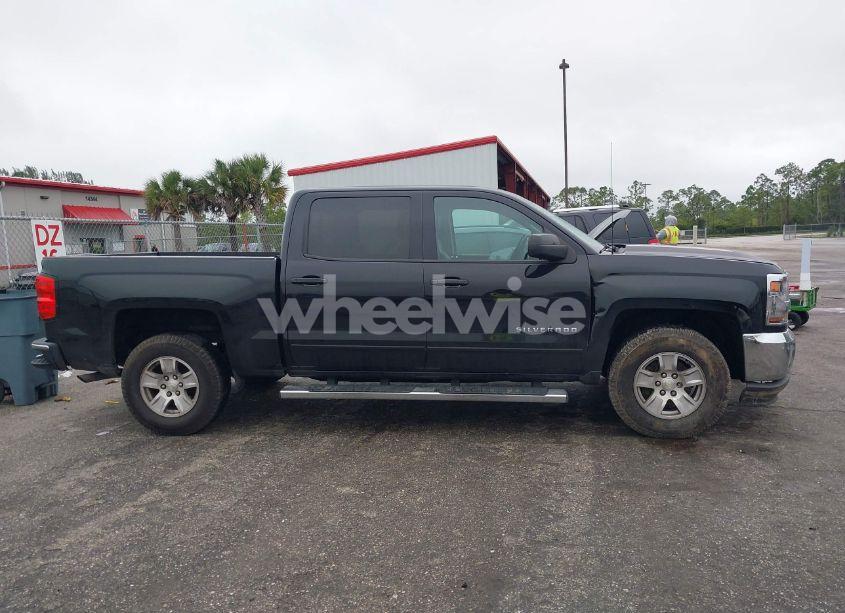 Photo 13 of 2018 Chevrolet Silverado 1500 1LT (VIN 3GCPCREC0JG613259)