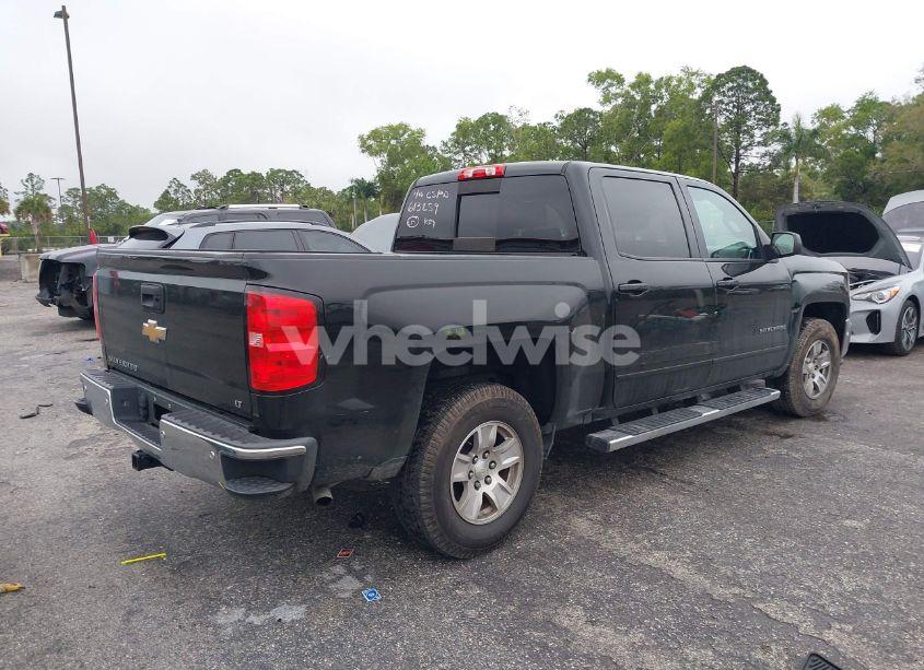 Photo 4 of 2018 Chevrolet Silverado 1500 1LT (VIN 3GCPCREC0JG613259)