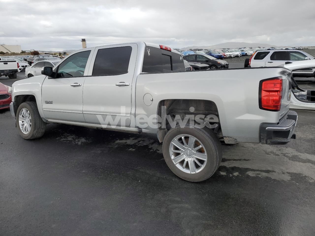 Photo 2 of 2017 CHEVROLET SILVERADO C1500 LT (VIN 3GCPCREC1HG185731)