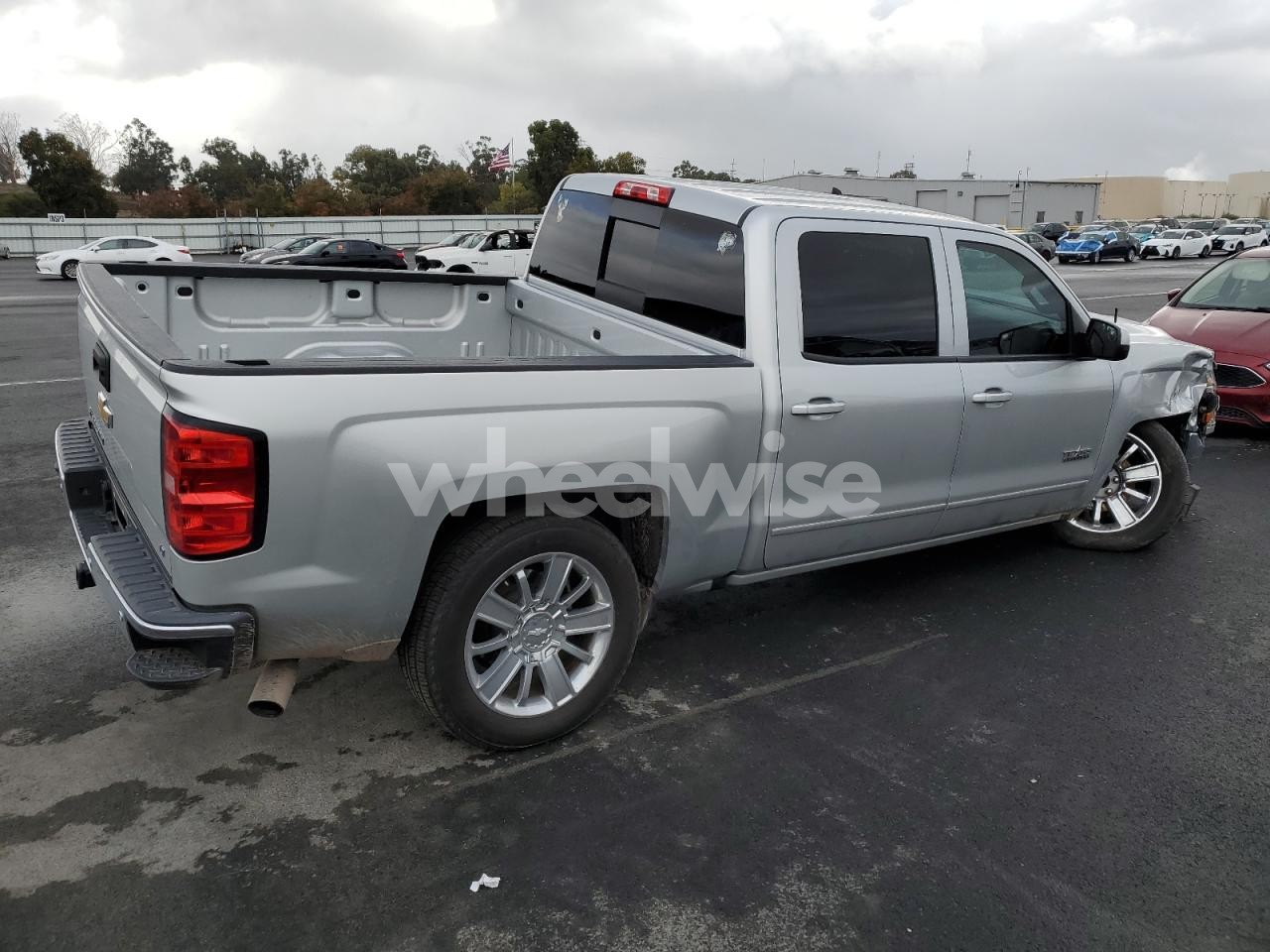 Photo 3 of 2017 CHEVROLET SILVERADO C1500 LT (VIN 3GCPCREC1HG185731)