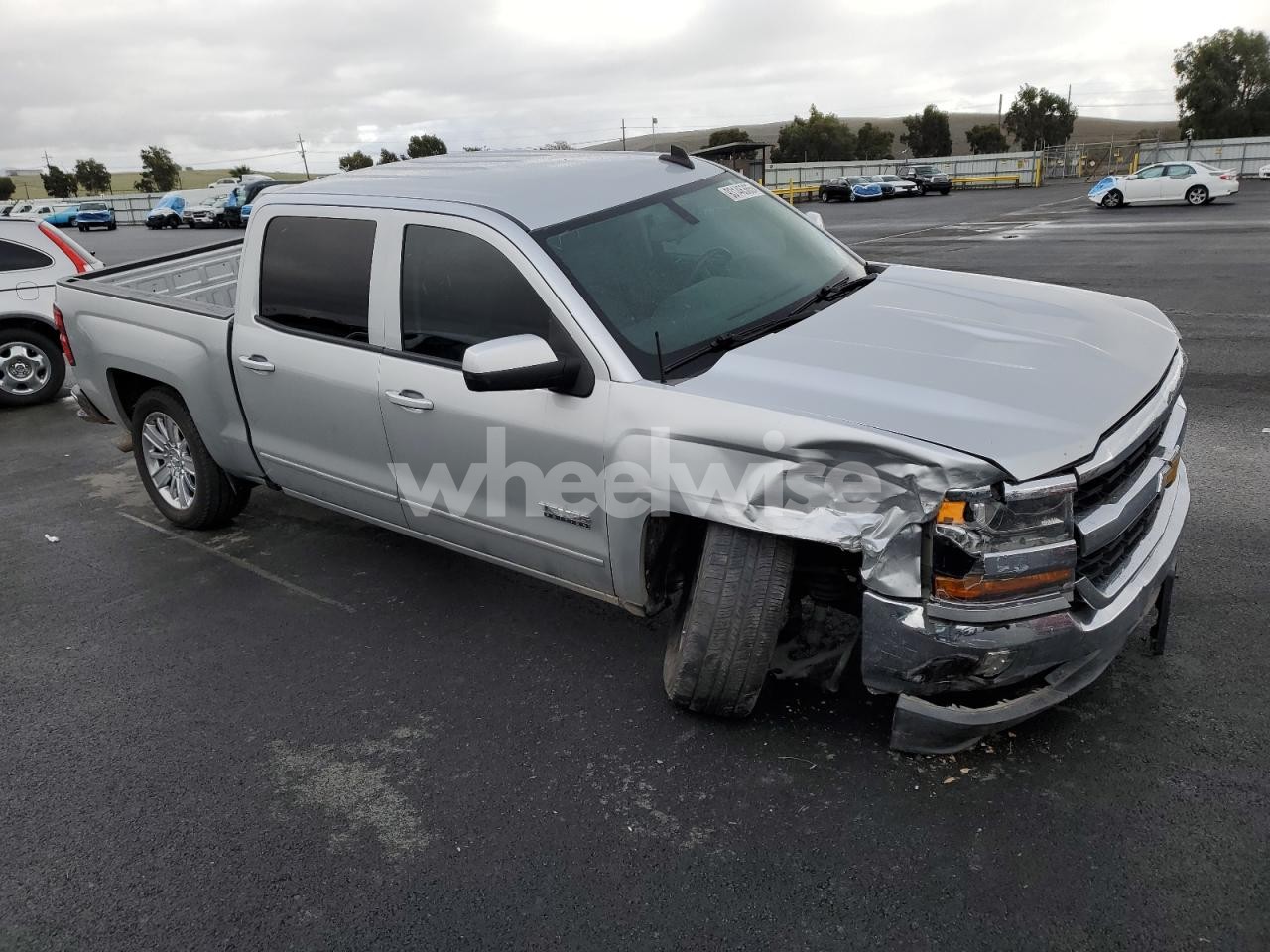 Photo 4 of 2017 CHEVROLET SILVERADO C1500 LT (VIN 3GCPCREC1HG185731)