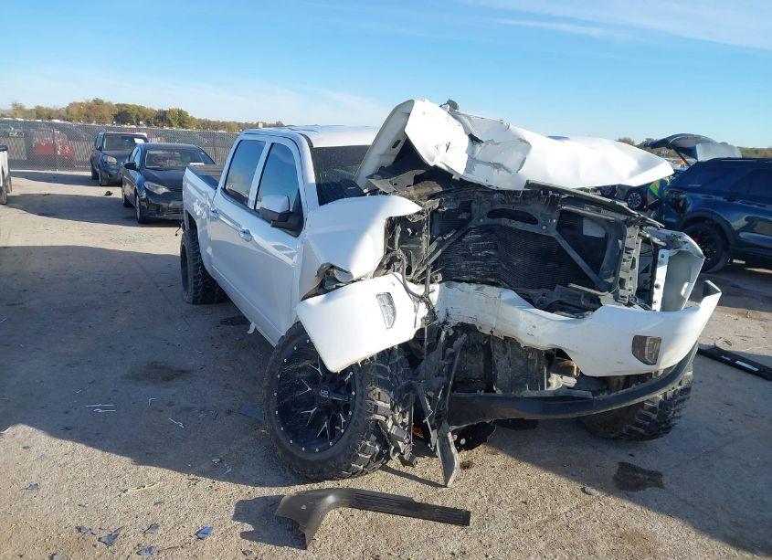 2017 Chevrolet Silverado 1500 1LT (VIN 3GCPCREC1HG353626) main photo