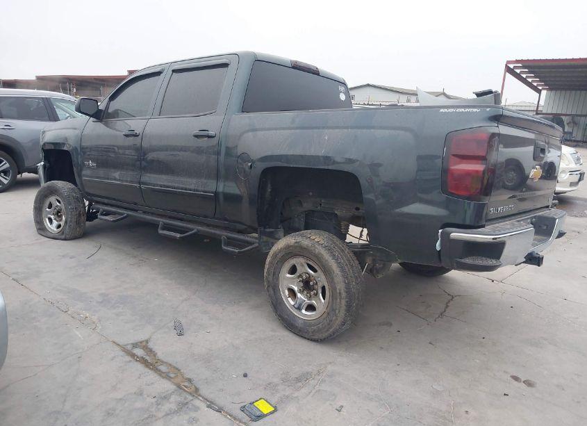 Photo 3 of 2018 Chevrolet Silverado 1500 1LT (VIN 3GCPCREC1JG495061)