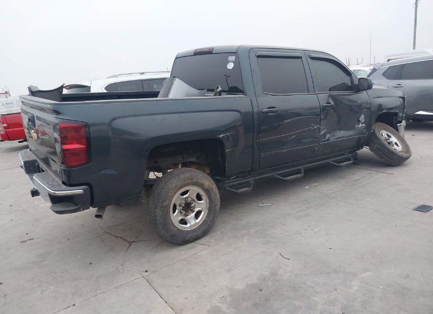 Photo 4 of 2018 Chevrolet Silverado 1500 1LT (VIN 3GCPCREC1JG495061)