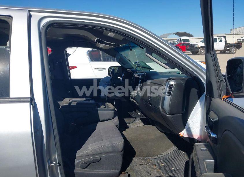 Photo 5 of 2015 Chevrolet Silverado 1500 1LT (VIN 3GCPCREC2FG527197)