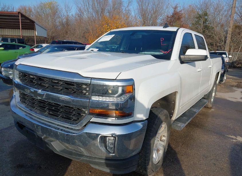 Photo 2 of 2017 Chevrolet Silverado 1500 1LT (VIN 3GCPCREC2HG112271)