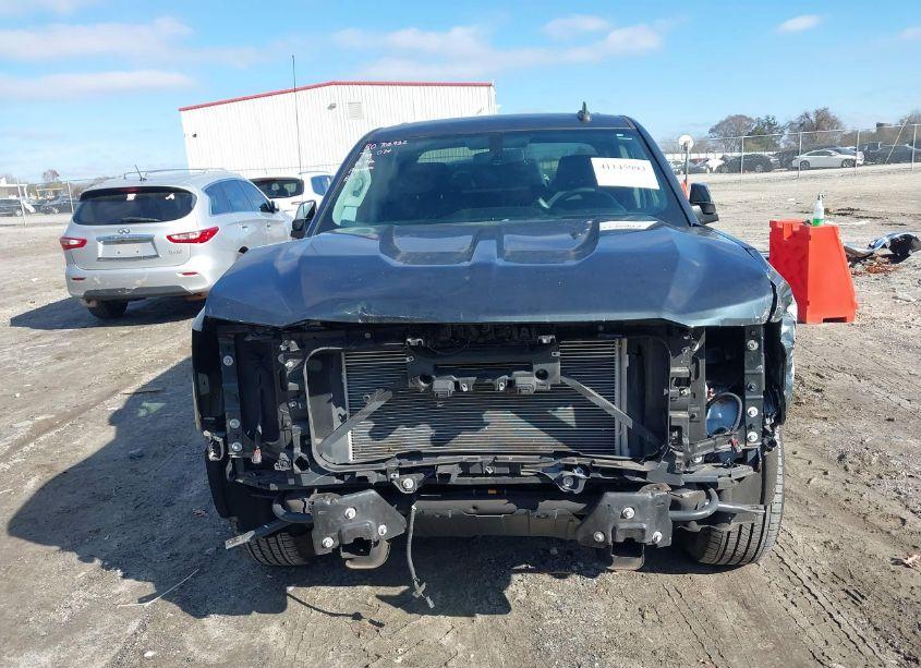 Photo 13 of 2018 Chevrolet Silverado 1500 1LT (VIN 3GCPCREC2JG206074)