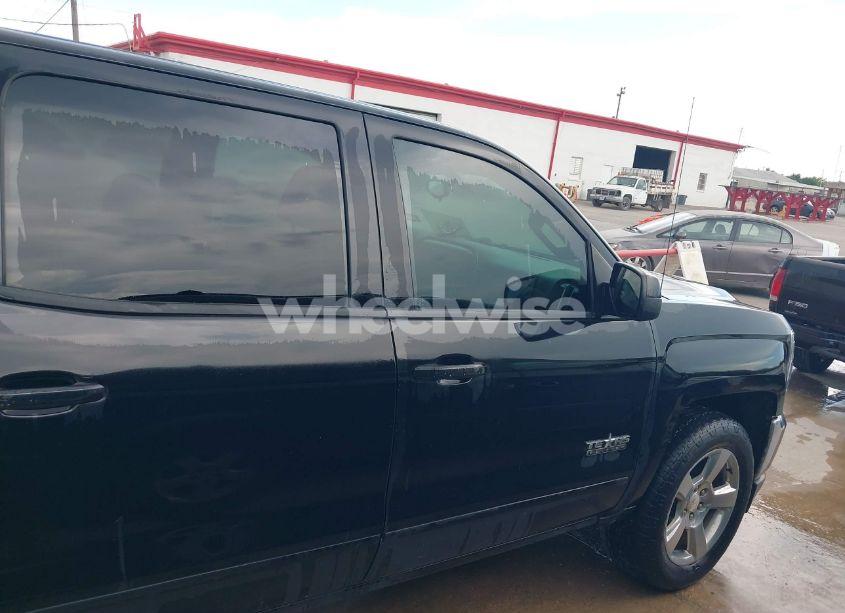 Photo 13 of 2018 Chevrolet Silverado 1500 1LT (VIN 3GCPCREC2JG440280)