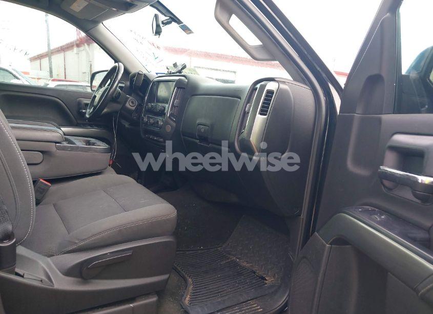 Photo 5 of 2018 Chevrolet Silverado 1500 1LT (VIN 3GCPCREC2JG440280)