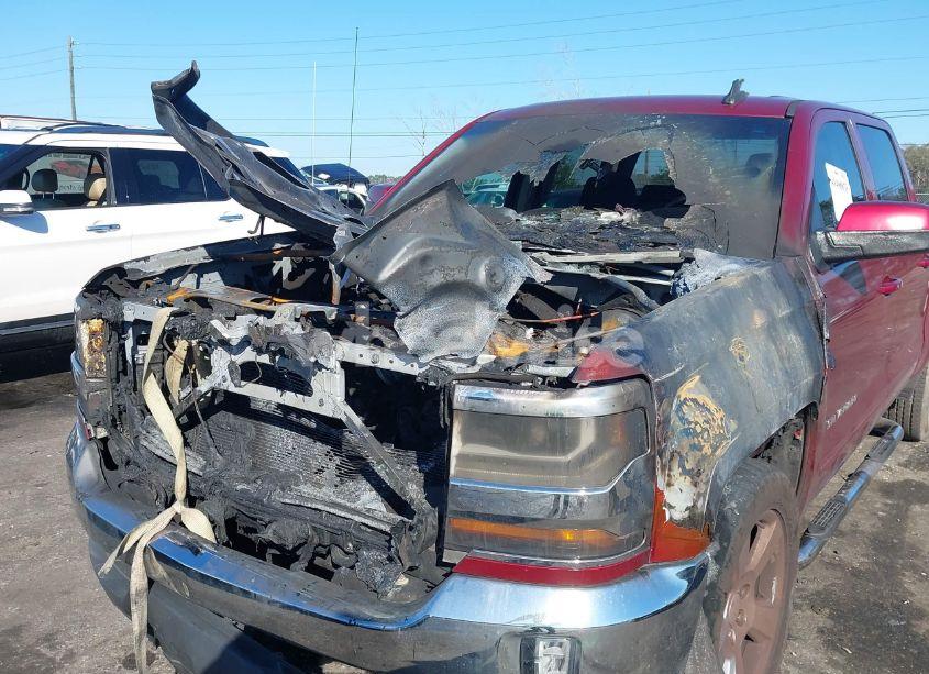 Photo 6 of 2018 Chevrolet Silverado 1500 1LT (VIN 3GCPCREC2JG523952)