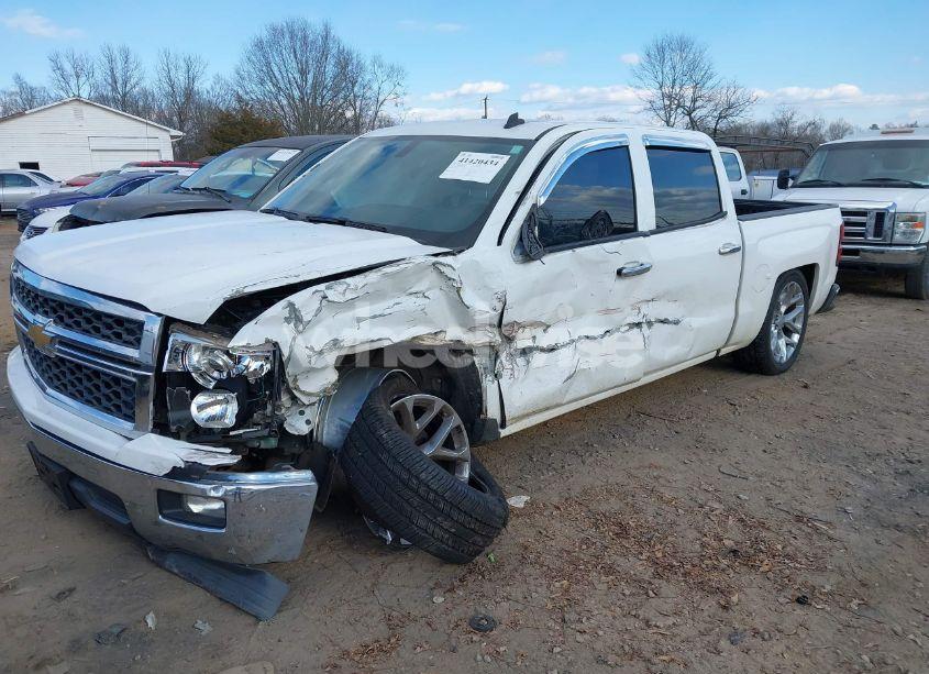 Photo 2 of 2014 Chevrolet Silverado 1500 1LT (VIN 3GCPCREC3EG145713)