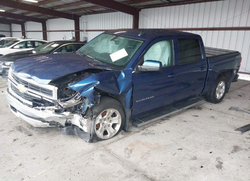 Photo 2 of 2015 Chevrolet Silverado 1500 2LT (VIN 3GCPCREC3FG525796)