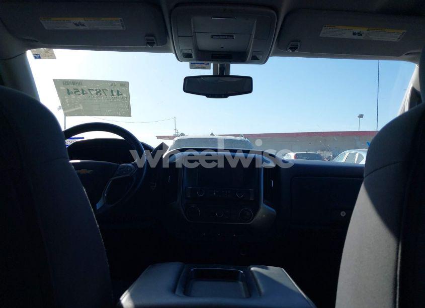 Photo 18 of 2018 Chevrolet Silverado 1500 1LT (VIN 3GCPCREC3JG106422)