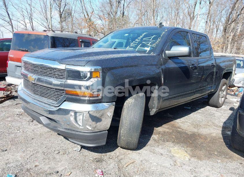 Photo 2 of 2018 Chevrolet Silverado 1500 1LT (VIN 3GCPCREC3JG154440)
