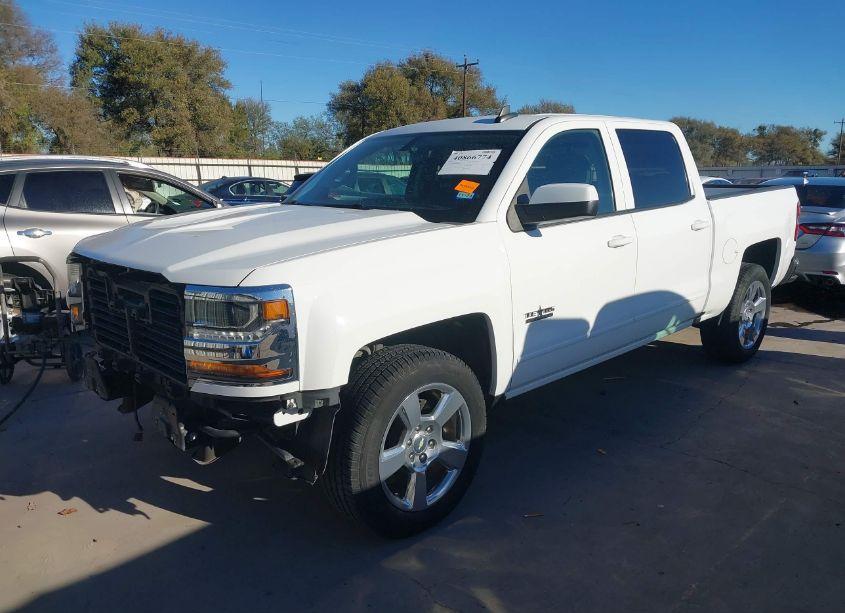 Photo 2 of 2018 Chevrolet Silverado 1500 1LT (VIN 3GCPCREC3JG163347)