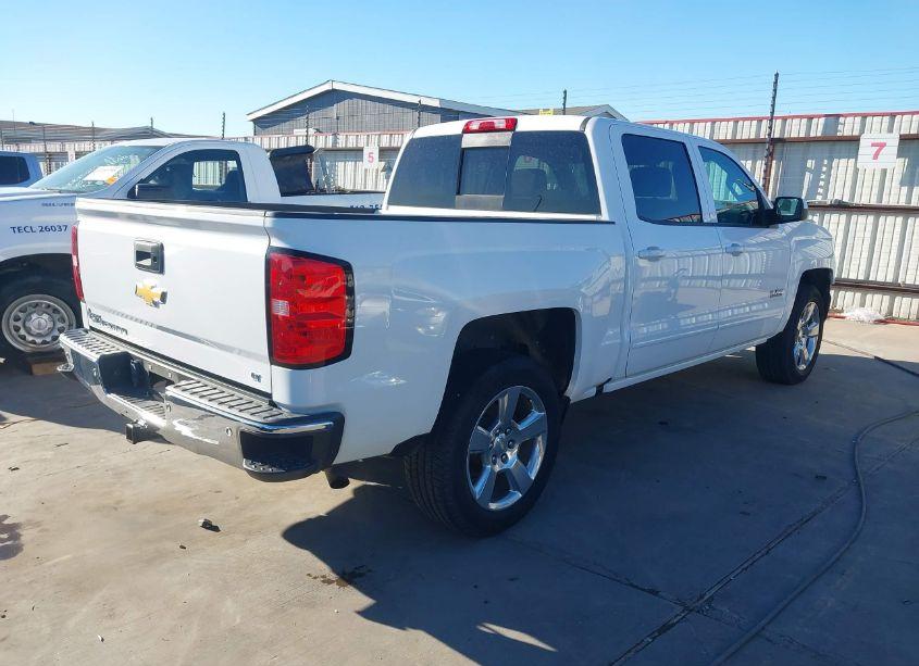 Photo 4 of 2018 Chevrolet Silverado 1500 1LT (VIN 3GCPCREC3JG163347)