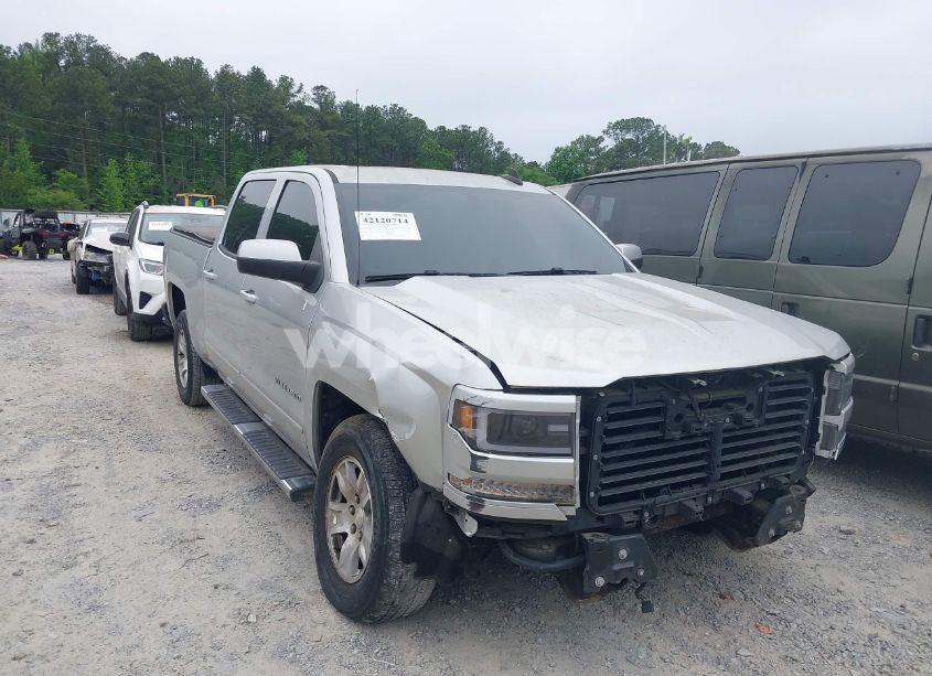 2018 Chevrolet Silverado 1500 1LT (VIN 3GCPCREC3JG167544) main photo