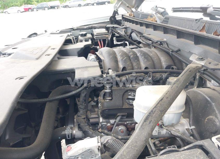 Photo 10 of 2018 Chevrolet Silverado 1500 1LT (VIN 3GCPCREC3JG167544)