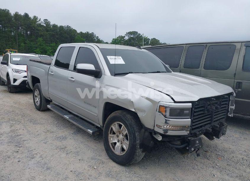 Photo 13 of 2018 Chevrolet Silverado 1500 1LT (VIN 3GCPCREC3JG167544)