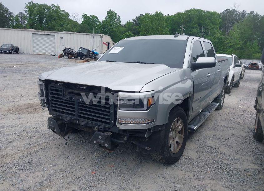 Photo 2 of 2018 Chevrolet Silverado 1500 1LT (VIN 3GCPCREC3JG167544)
