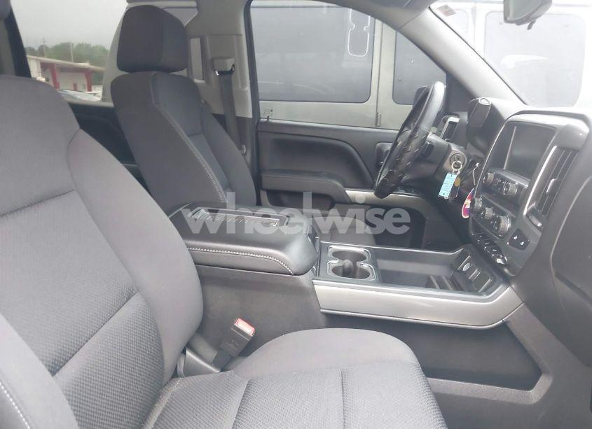 Photo 5 of 2018 Chevrolet Silverado 1500 1LT (VIN 3GCPCREC3JG167544)