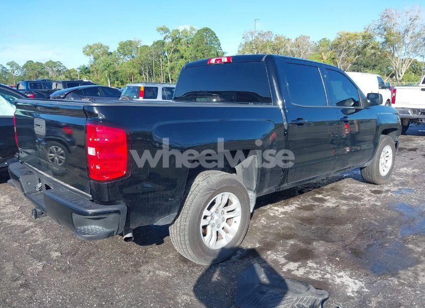 Photo 4 of 2018 Chevrolet Silverado 1500 1LT (VIN 3GCPCREC3JG218685)