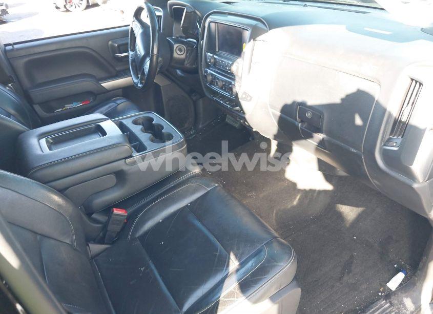 Photo 5 of 2018 Chevrolet Silverado 1500 1LT (VIN 3GCPCREC3JG218685)