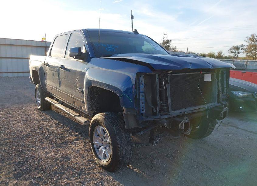 2018 Chevrolet Silverado 1500 1LT (VIN 3GCPCREC3JG375472) main photo
