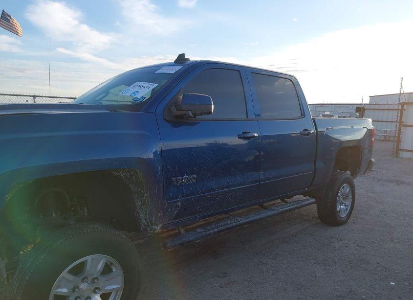 Photo 15 of 2018 Chevrolet Silverado 1500 1LT (VIN 3GCPCREC3JG375472)