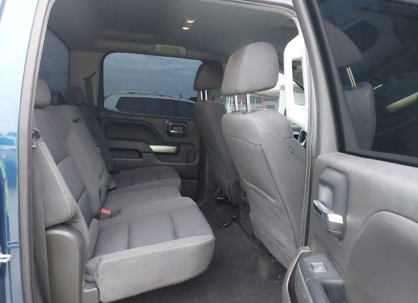 Photo 8 of 2018 Chevrolet Silverado 1500 1LT (VIN 3GCPCREC3JG375472)