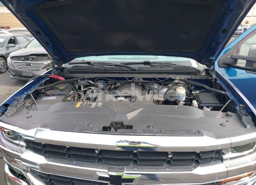 Photo 10 of 2018 Chevrolet Silverado 1500 1LT (VIN 3GCPCREC3JG414805)